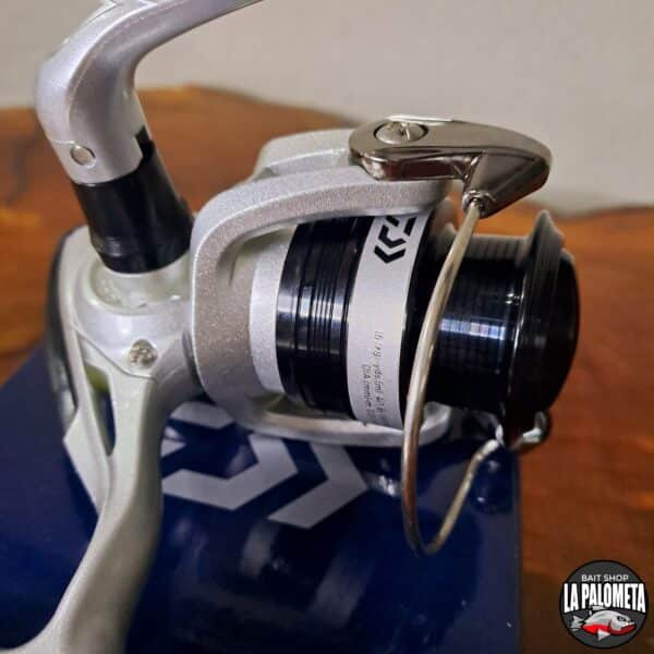 Reel Frontal Daiwa Sweepfire E 1500C - Imagen 6