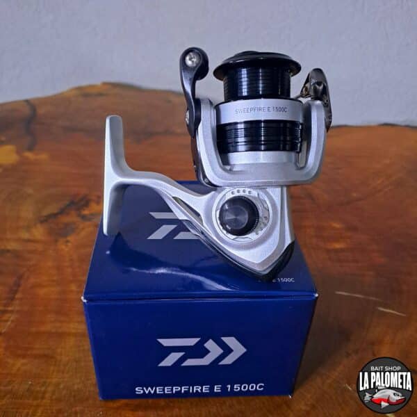 Reel Frontal Daiwa Sweepfire E 1500C - Imagen 7