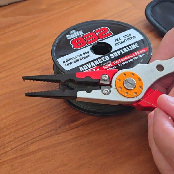 Pinza Red Fish Aluminio Abreanillas Corta Multifilamento + Funda y Extensible - Imagen 2