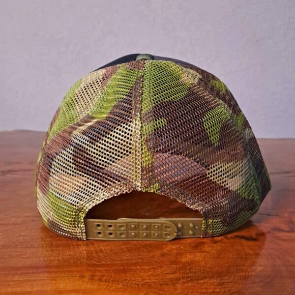 Gorra Trucker Camuflada La Palometa Bait Shop - Imagen 5