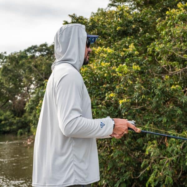 Kit Remera Técnica Gris + Gorra Blanca Impermeable Kameelperd – Capucha Incorporada - Imagen 18